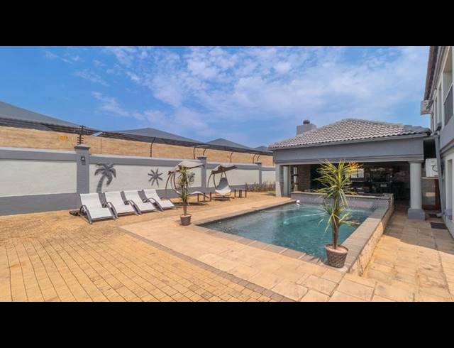 4 BEDROOM HOUSE FOR SALE IN ZAMBEZI COUNTRY ESTATE